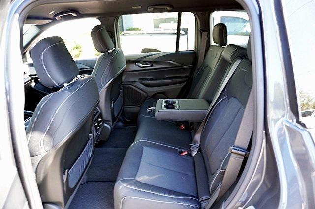 new 2025 Jeep Grand Cherokee car, priced at $41,220