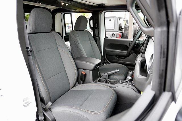 new 2025 Jeep Gladiator car, priced at $47,824
