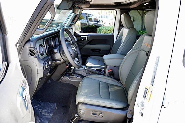 new 2025 Jeep Gladiator car, priced at $52,461