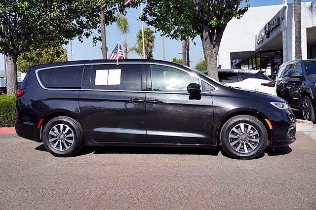 used 2022 Chrysler Pacifica Hybrid car, priced at $29,021