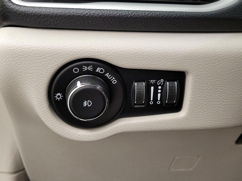 used 2022 Chrysler Pacifica car, priced at $35,998
