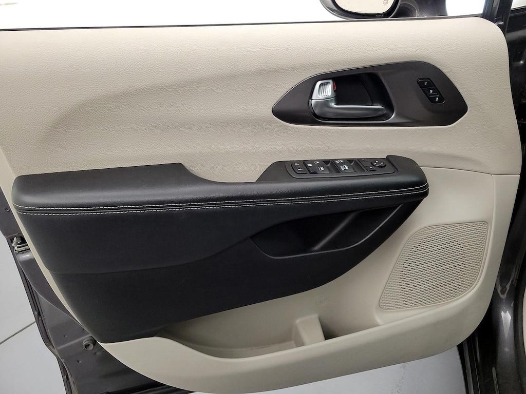 used 2022 Chrysler Pacifica car, priced at $28,998
