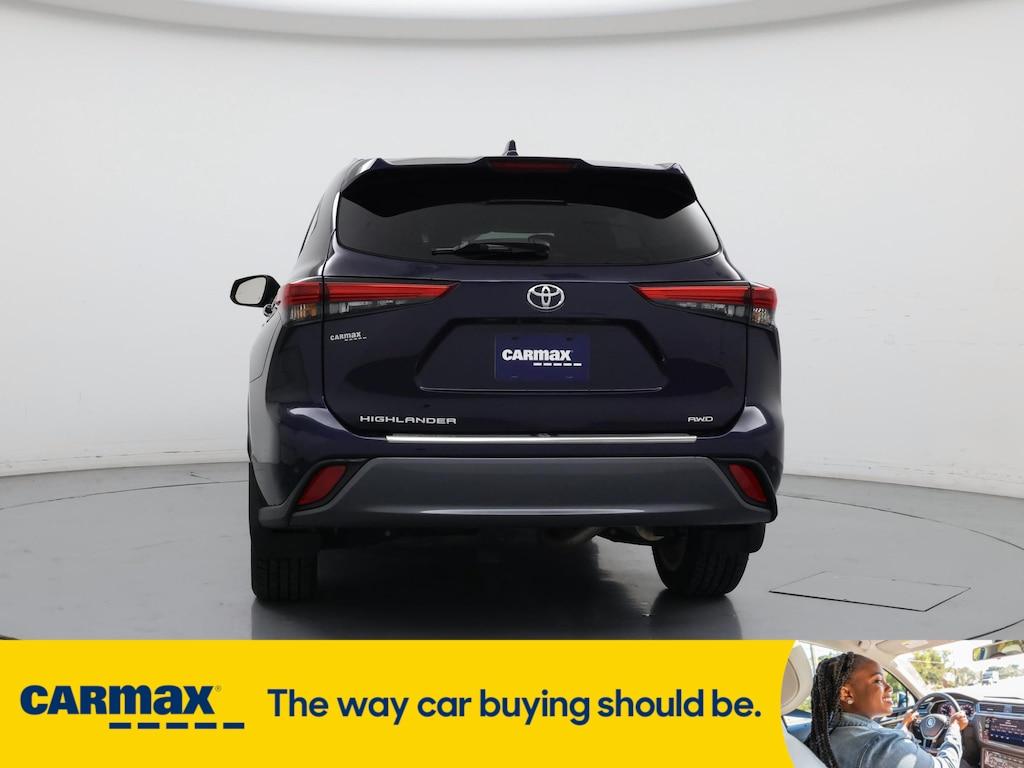 used 2021 Toyota Highlander car, priced at $39,998