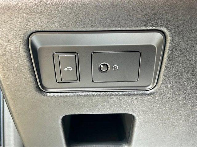 used 2019 Land Rover Discovery car, priced at $17,998