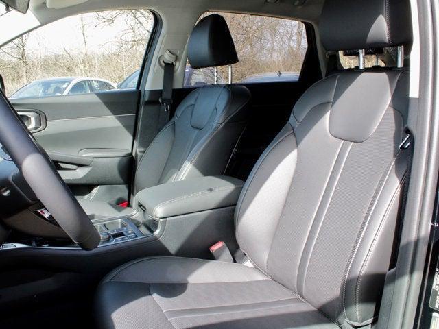 new 2025 Kia Sorento car, priced at $35,564