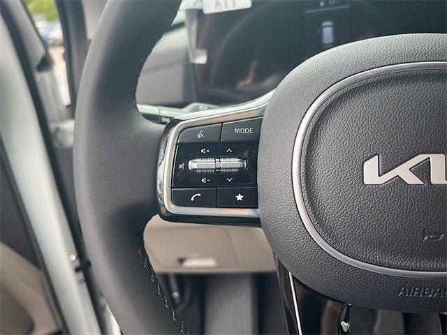 new 2025 Kia Carnival car, priced at $40,570
