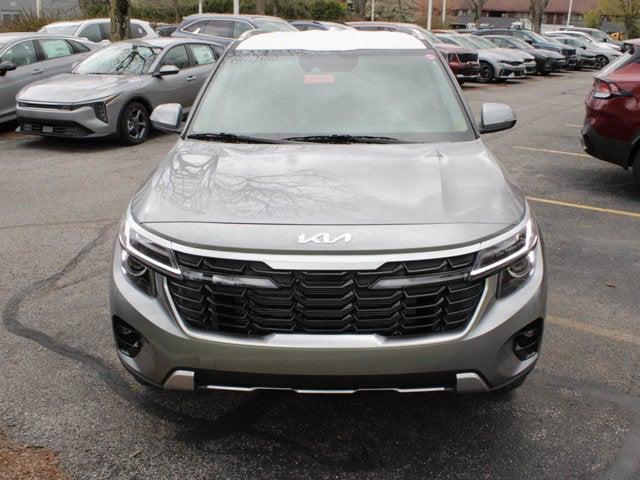 new 2025 Kia Seltos car, priced at $28,957