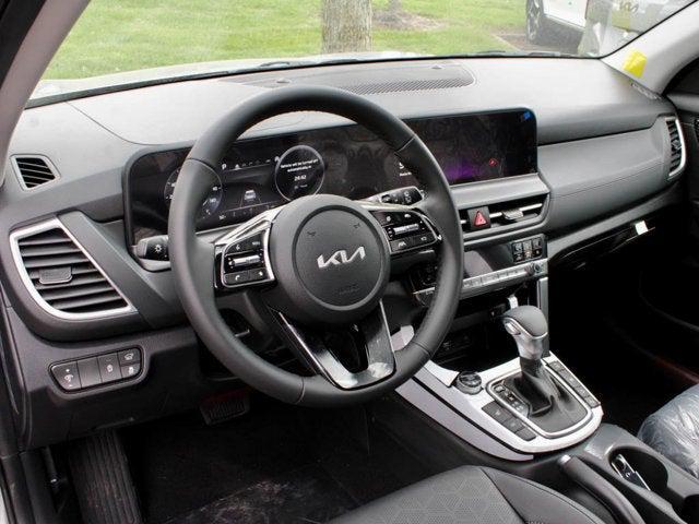 new 2025 Kia Seltos car, priced at $28,957