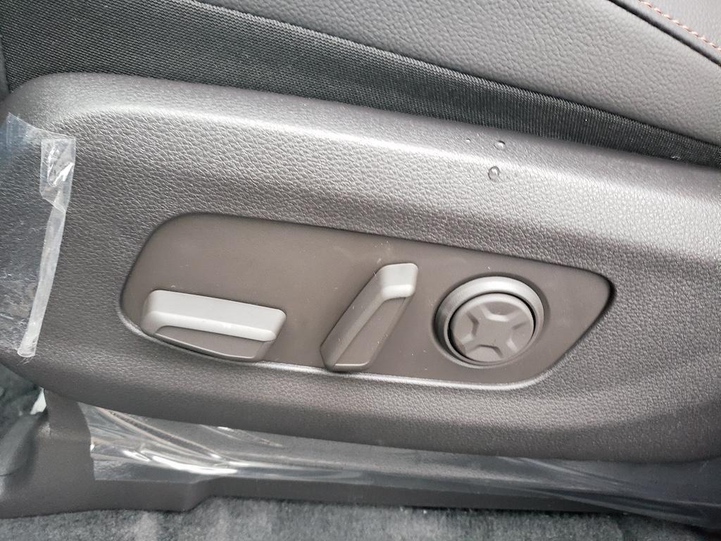 new 2026 Kia Carnival car, priced at $52,754