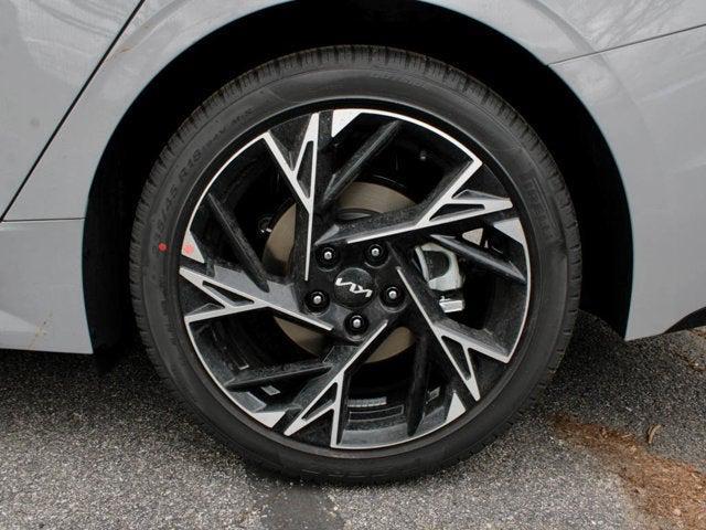 new 2025 Kia K5 car, priced at $32,254