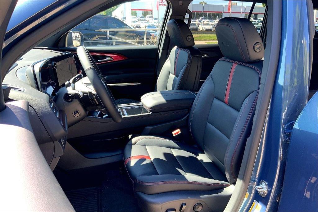 new 2026 Chevrolet Traverse car, priced at $61,520