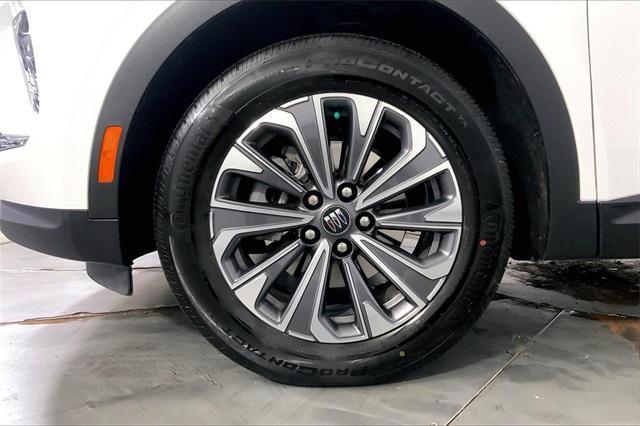 used 2025 Buick Envision car, priced at $27,000