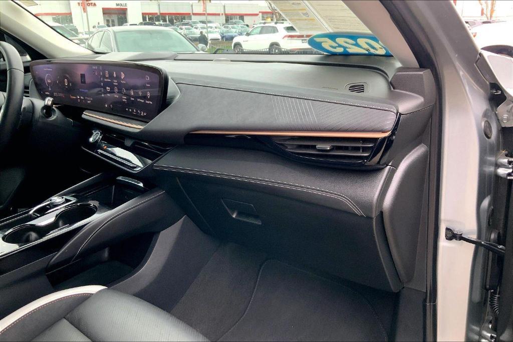 used 2025 Buick Envision car, priced at $29,500