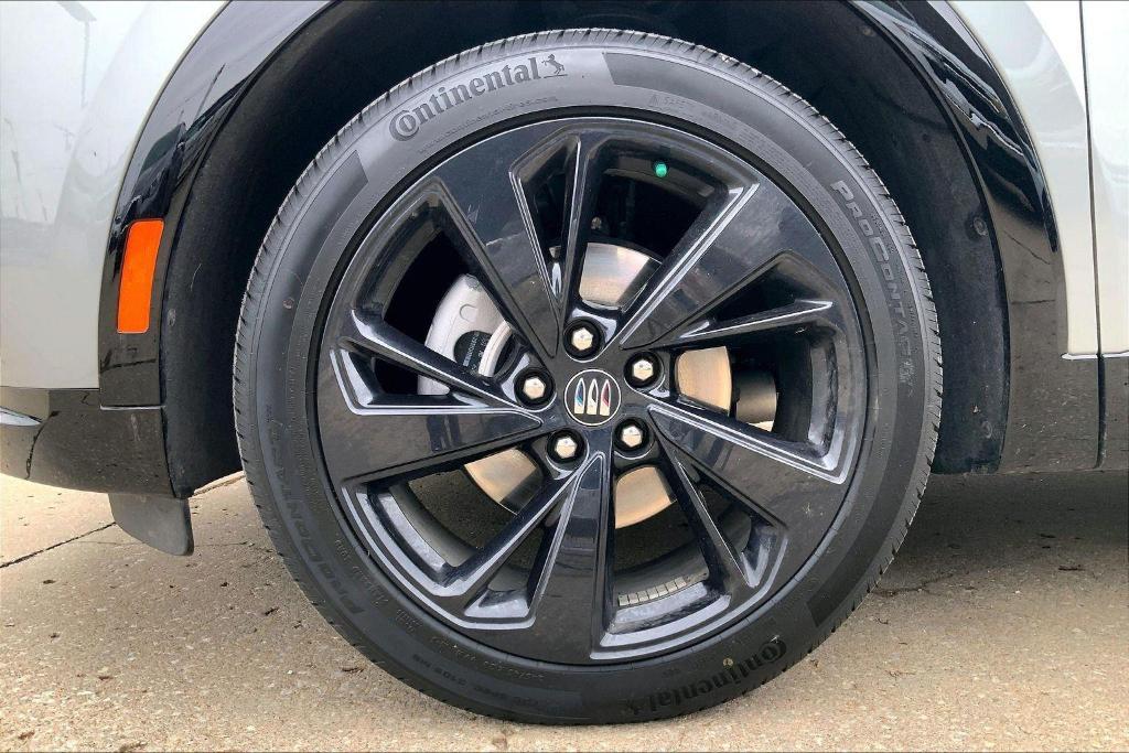 used 2025 Buick Envision car, priced at $29,500