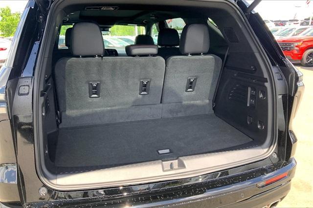 used 2025 Chevrolet Traverse car, priced at $56,000