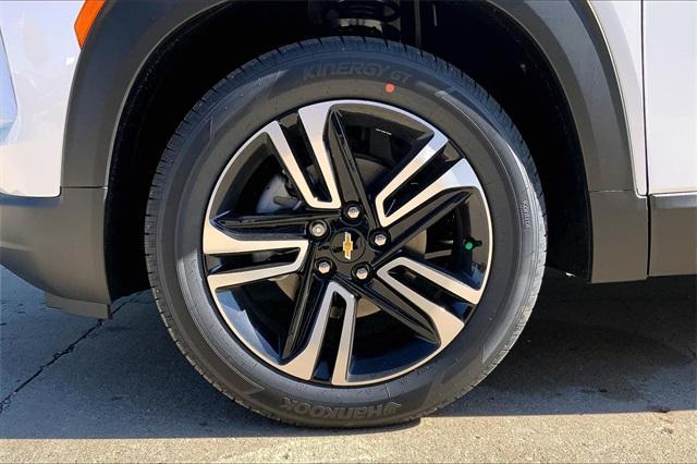 new 2025 Chevrolet TrailBlazer car, priced at $28,690