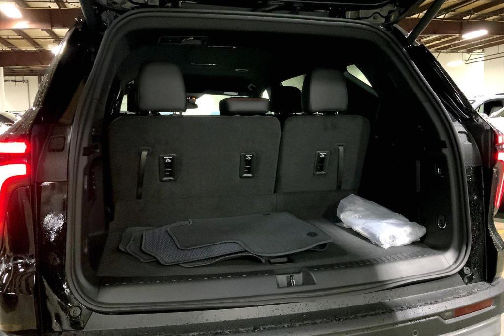 new 2025 Chevrolet Traverse car, priced at $50,160