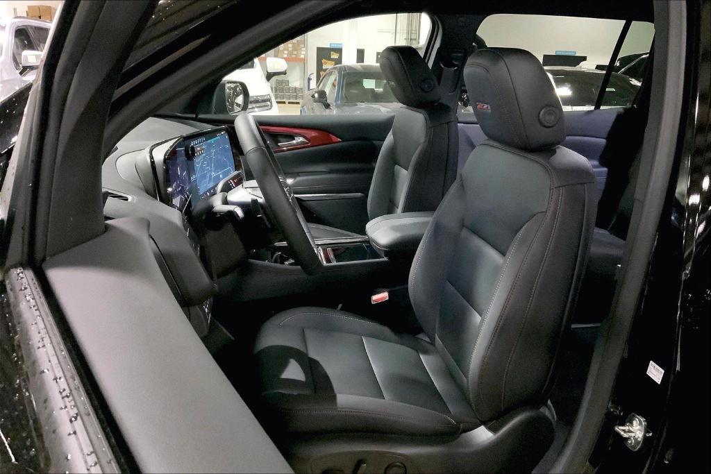 new 2025 Chevrolet Traverse car, priced at $50,160