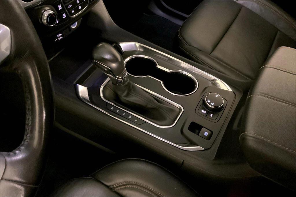used 2021 Chevrolet Traverse car, priced at $23,500
