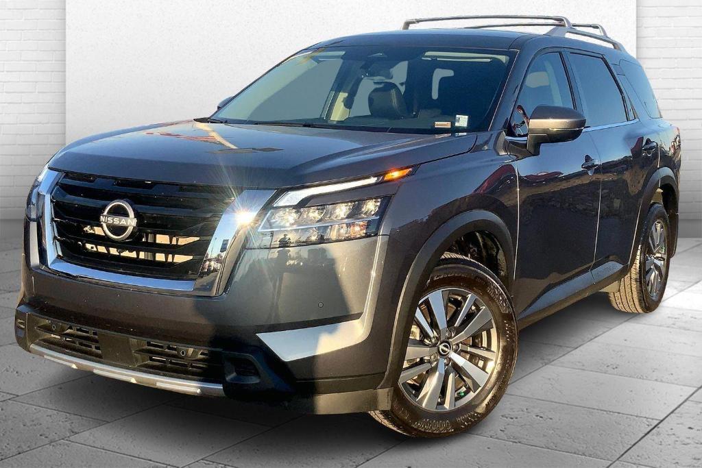 used 2024 Nissan Pathfinder car, priced at $33,000