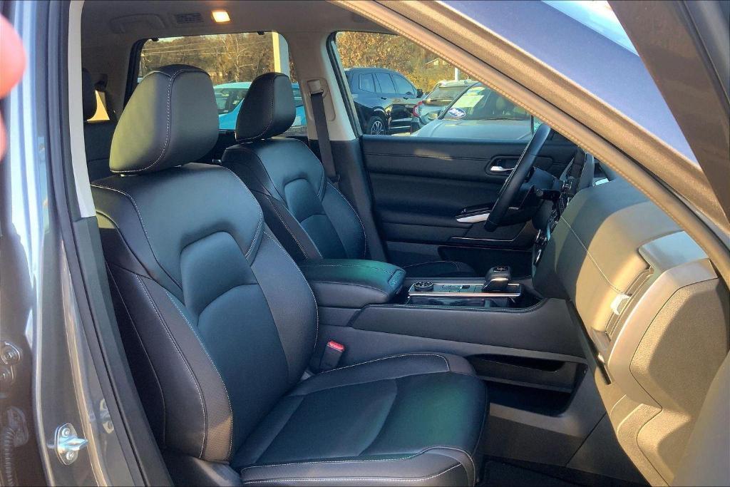used 2024 Nissan Pathfinder car, priced at $33,000
