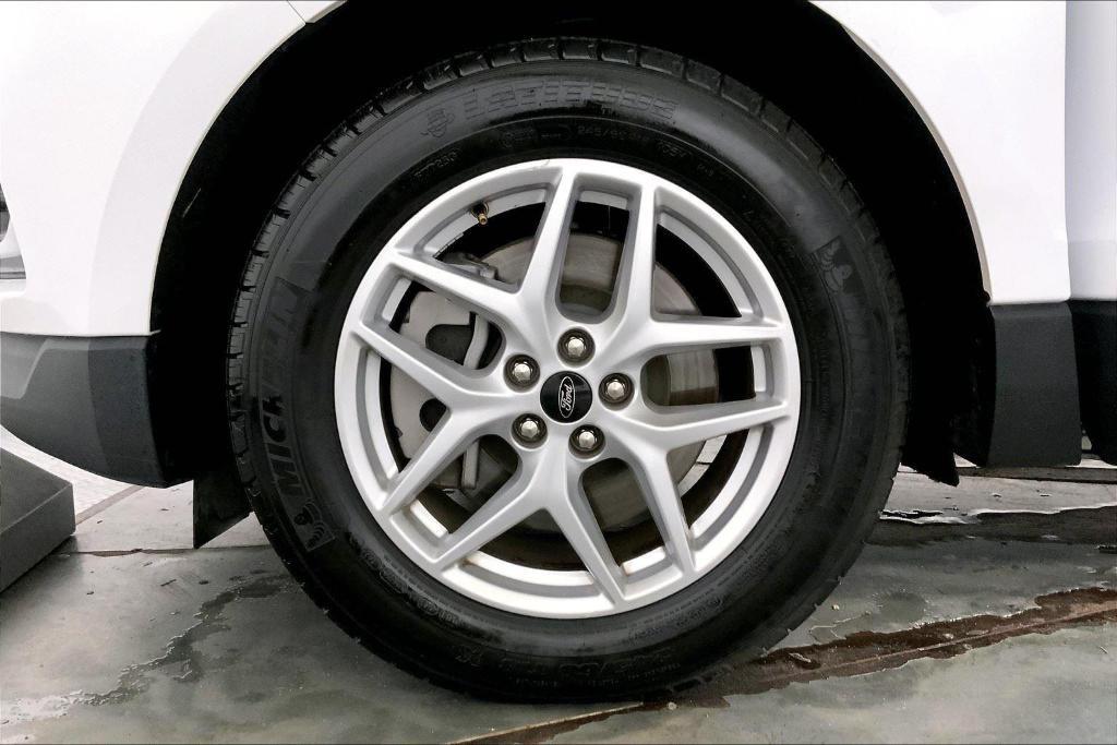 used 2024 Ford Edge car, priced at $25,500