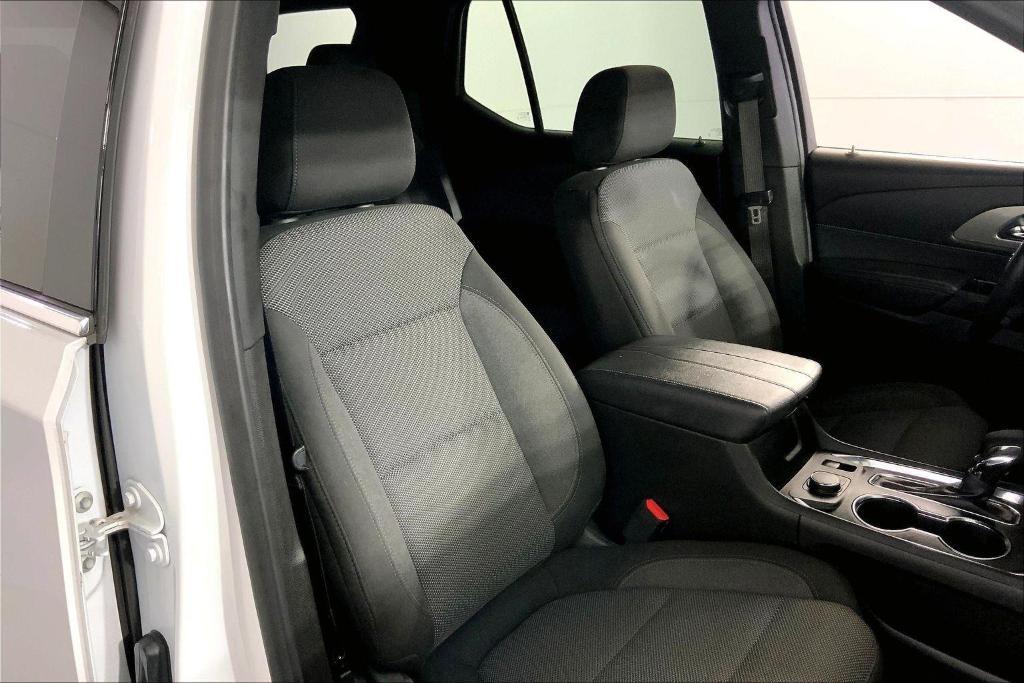 used 2023 Chevrolet Traverse car, priced at $28,000