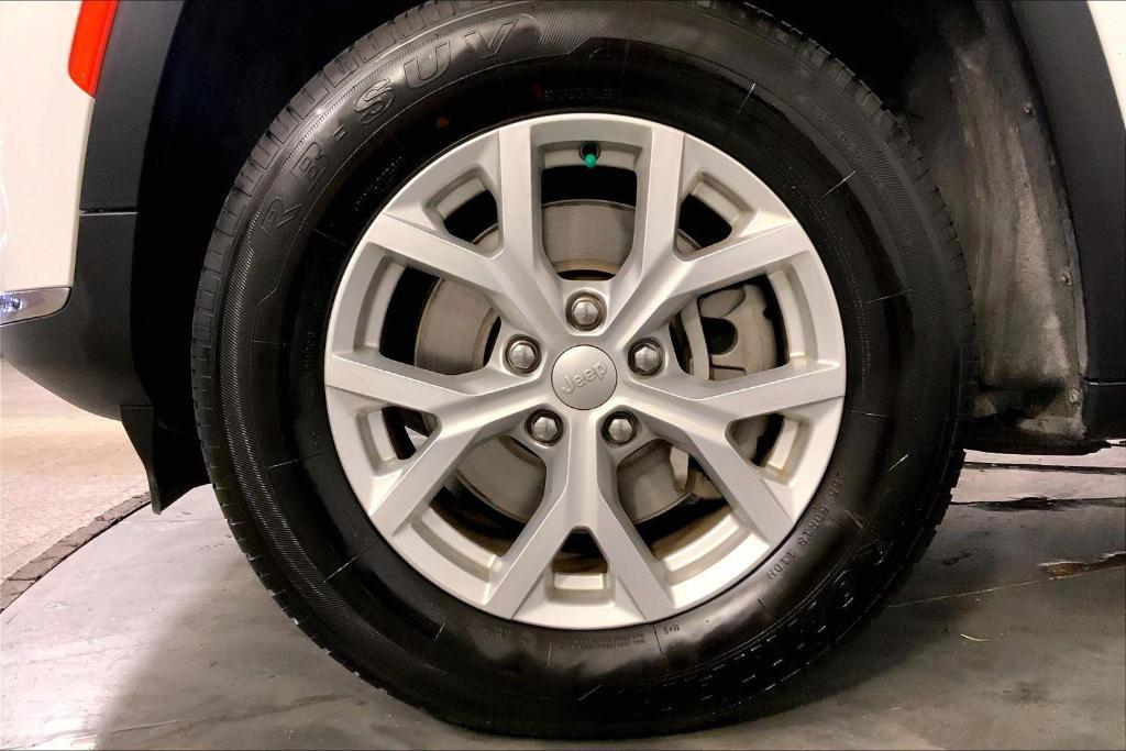 used 2023 Jeep Grand Cherokee L car, priced at $27,000
