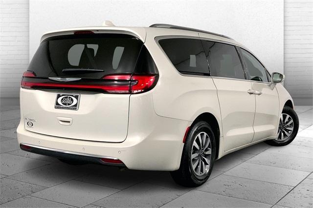 used 2021 Chrysler Pacifica car, priced at $18,500