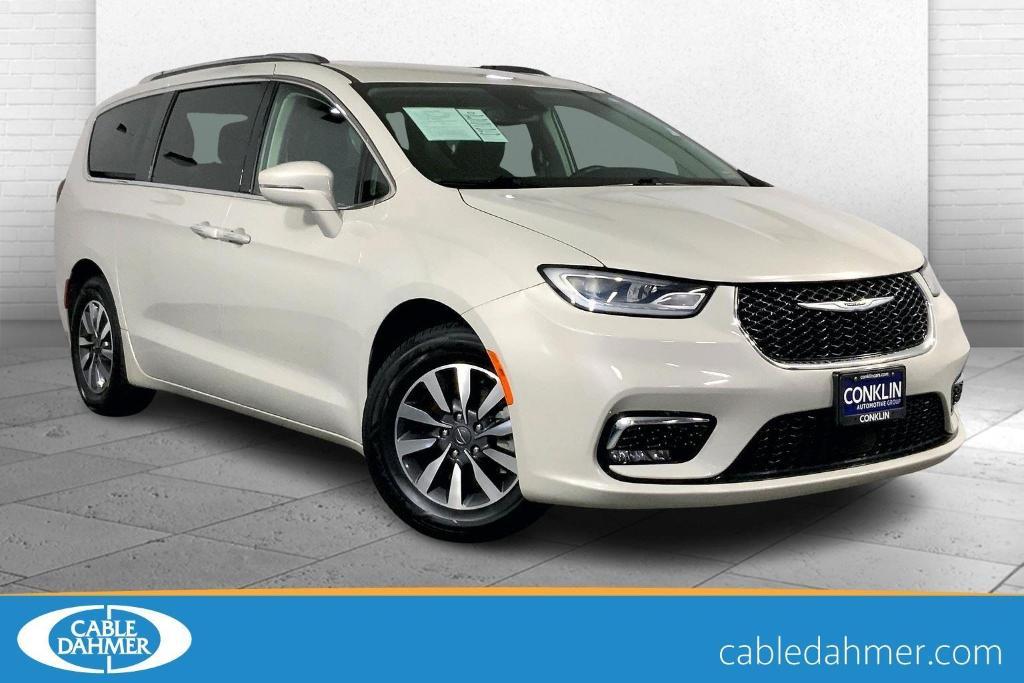 used 2021 Chrysler Pacifica car, priced at $17,000
