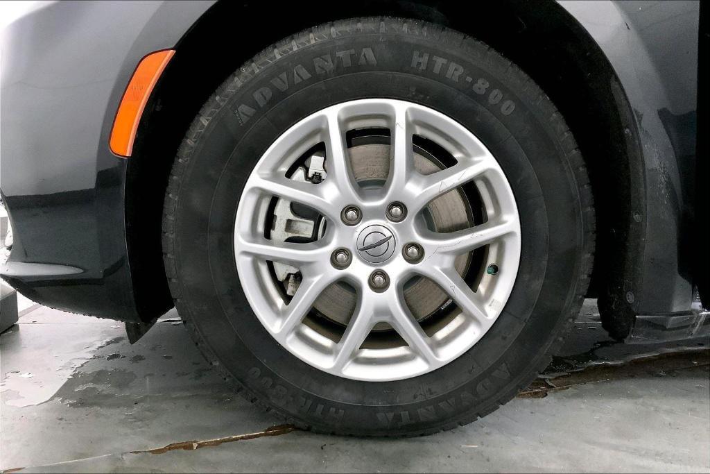 used 2022 Chrysler Pacifica car, priced at $21,500