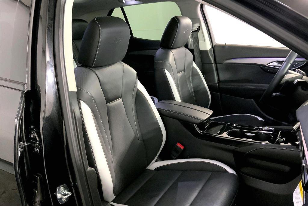 used 2024 Buick Envision car, priced at $30,000