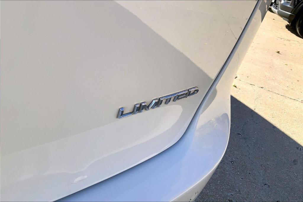 used 2019 Chrysler Pacifica car, priced at $19,000