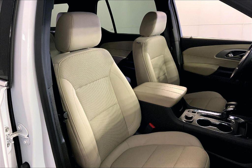 used 2023 Chevrolet Traverse car, priced at $25,500
