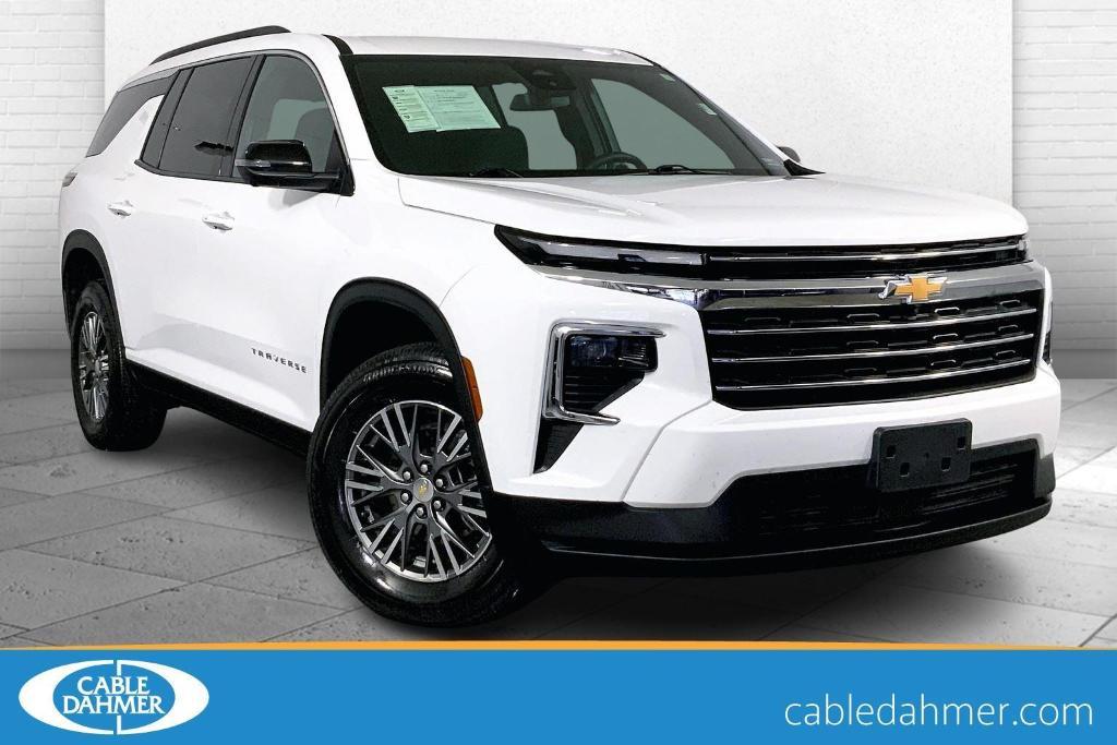 used 2024 Chevrolet Traverse car, priced at $36,400