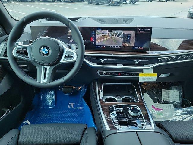 new 2025 BMW X7 car