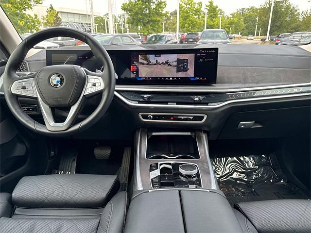 new 2025 BMW X7 car