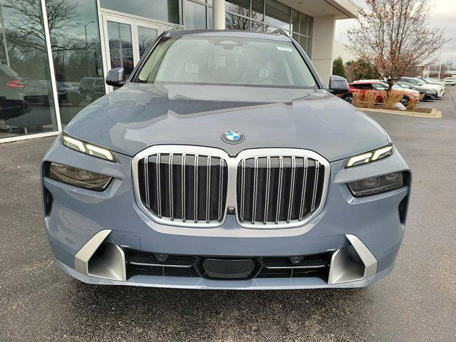 new 2025 BMW X7 car, priced at $90,070