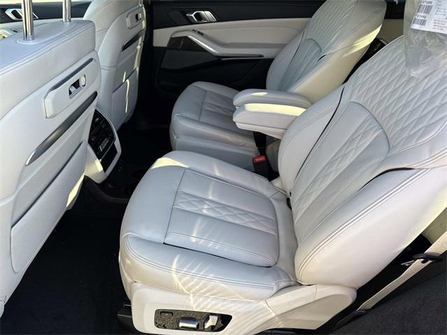 new 2026 BMW X7 car, priced at $125,275