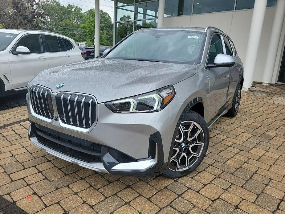 new 2024 BMW X1 car