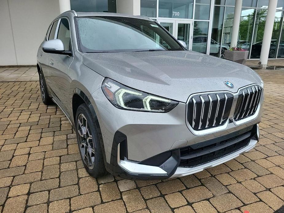 new 2024 BMW X1 car