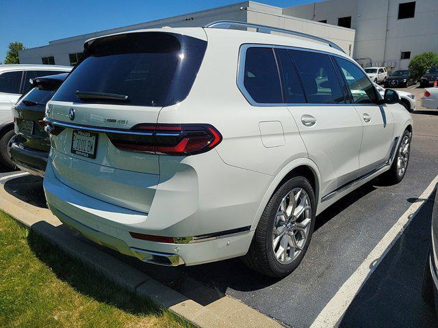 new 2025 BMW X7 car