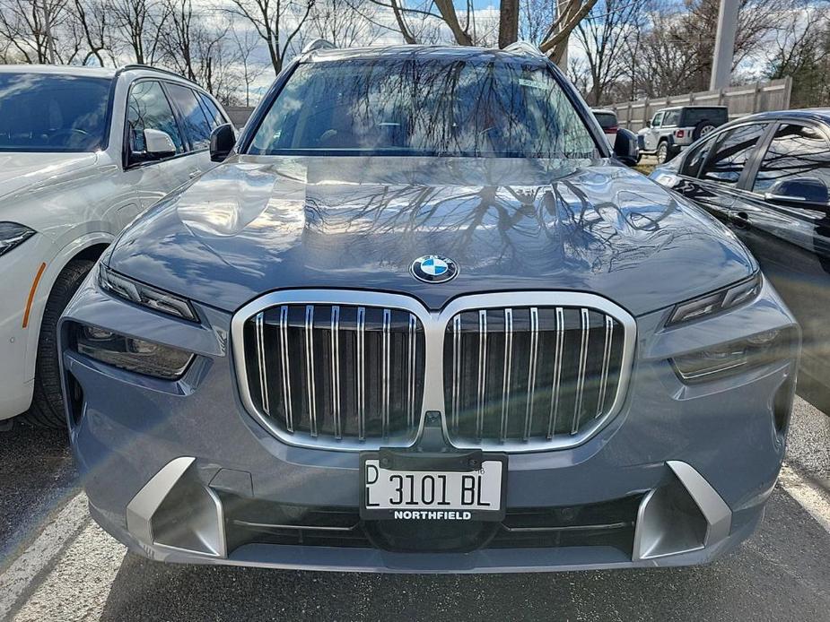 new 2024 BMW X7 car