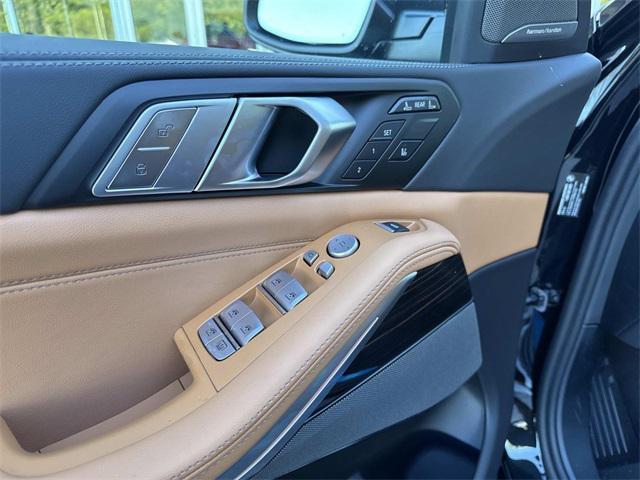 new 2026 BMW X7 car, priced at $93,625