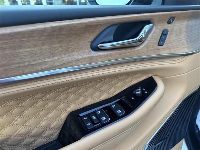 used 2024 Jeep Grand Cherokee car, priced at $46,990