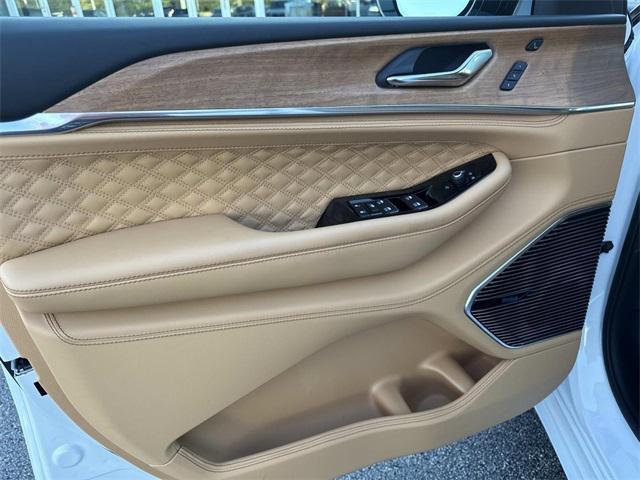 used 2024 Jeep Grand Cherokee car, priced at $46,990