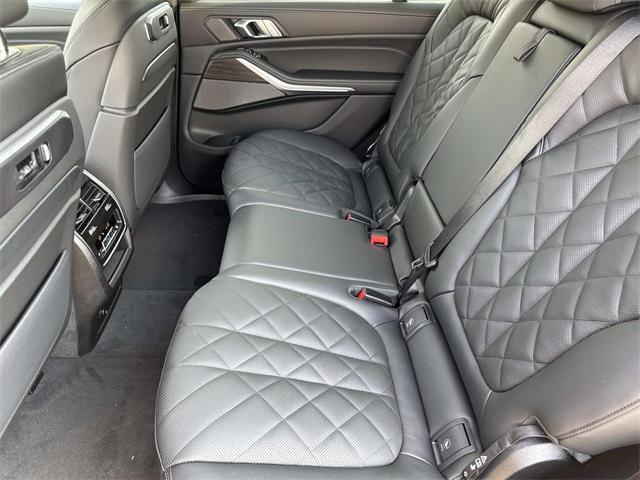 new 2026 BMW X7 car, priced at $96,525