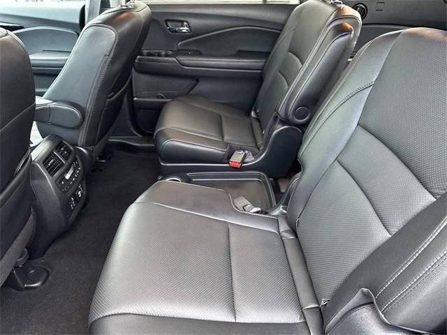 used 2022 Honda Pilot car, priced at $34,990