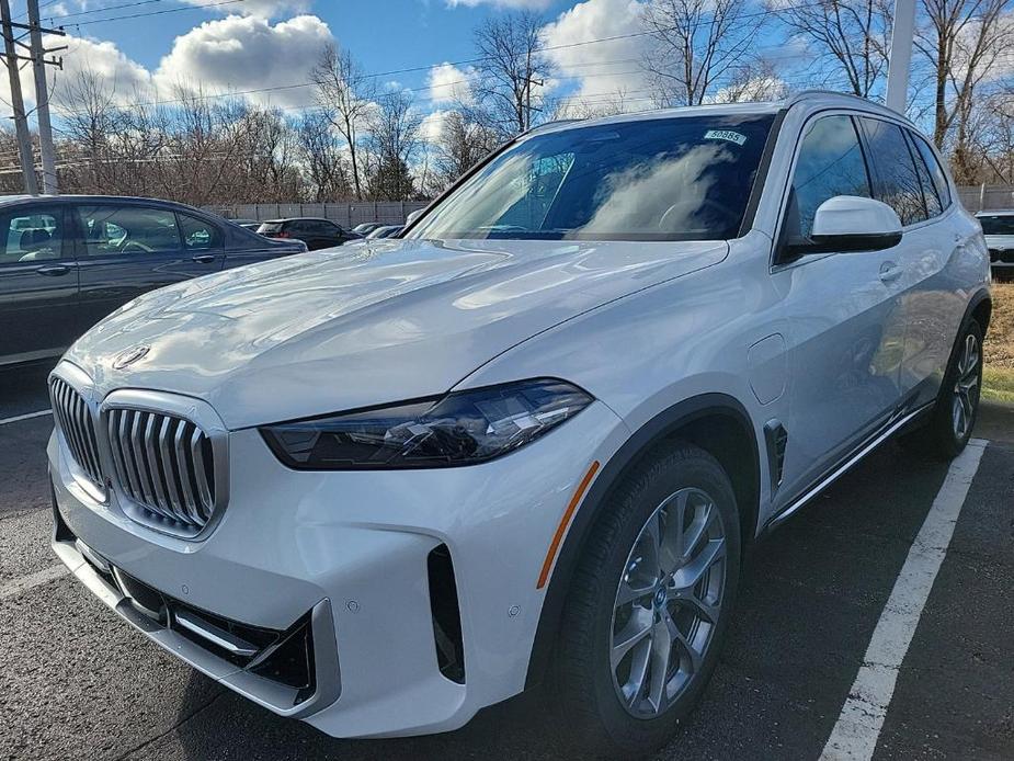 new 2024 BMW X5 PHEV car