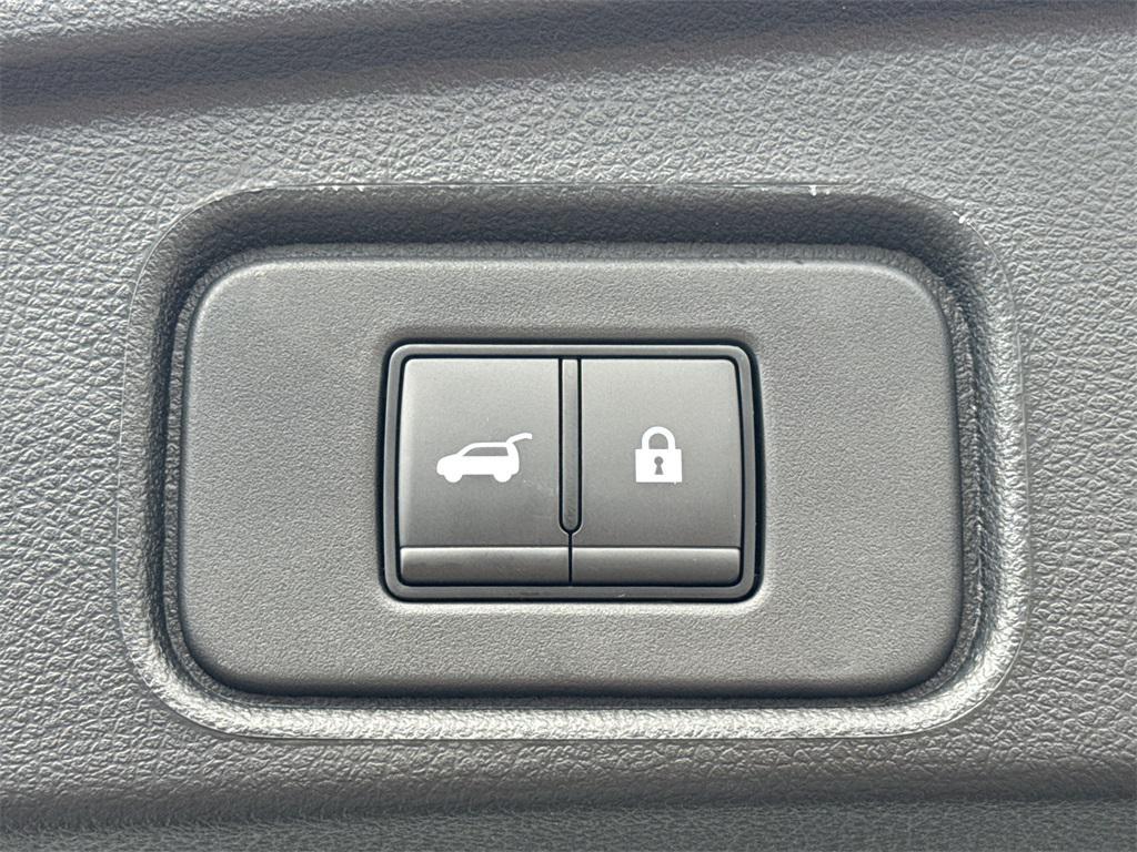 new 2025 Nissan Pathfinder car, priced at $33,917